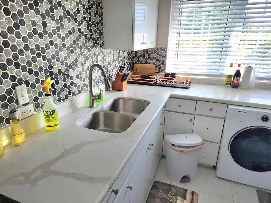 別荘 Modern Luxury 2-Bedroom 2.5-Bathroom Townhouse ネグリル