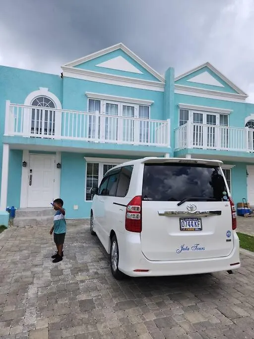 Modern Luxury 2-Bedroom 2.5-Bathroom Townhouse ネグリル 0*,