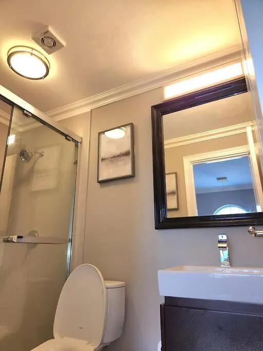 Modern Luxury 2-Bedroom 2.5-Bathroom Townhouse ネグリル 別荘