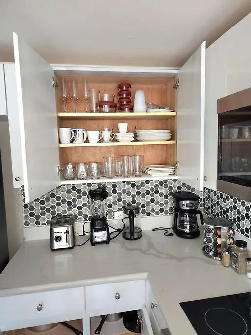 Modern Luxury 2-Bedroom 2.5-Bathroom Townhouse ネグリル 別荘